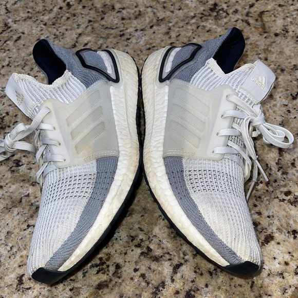 Adidas UltraBoost 19 - Picture 4 of 9